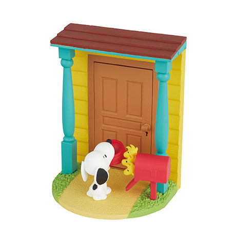 Snoopy's Porta Segreta: Mini Figure da Collezione, Ogni Scatola una Sorpresa!
