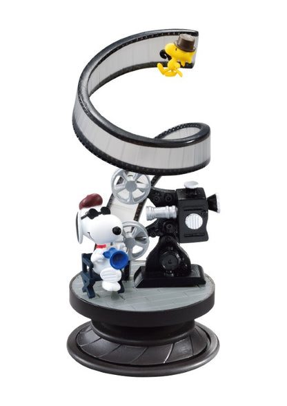 Snoopy Spiral Diorama: Figure da Collezione a Sorpresa, Esperienza a 360 Gradi